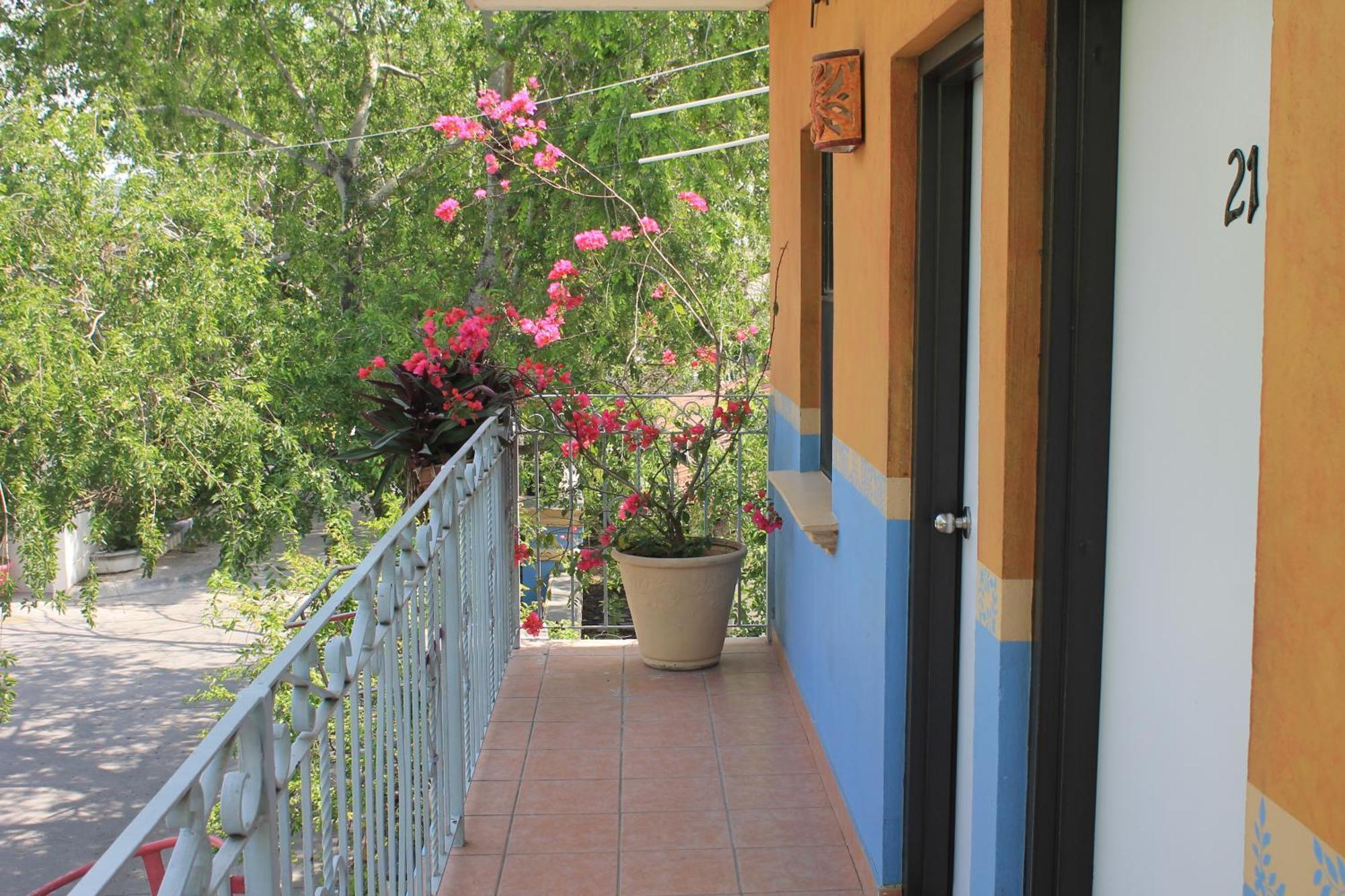 Hotel Hacienda Del Viejo Matamoros  Exterior photo