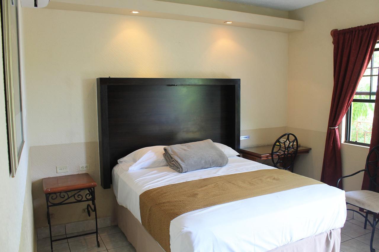 Hotel Hacienda Del Viejo Matamoros  Exterior photo